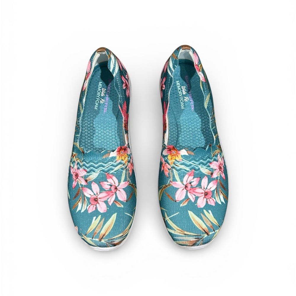Skechers Knit Scalloped Slip-On